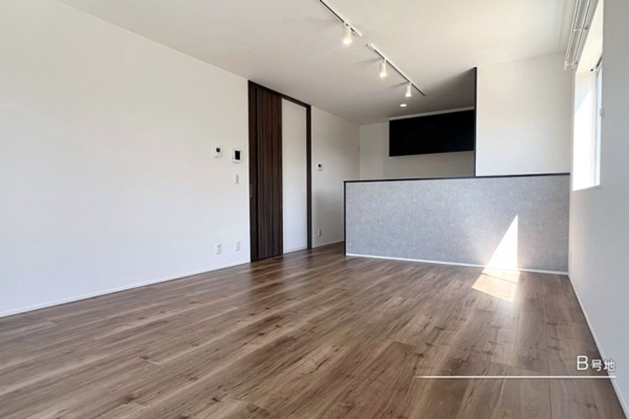 セキュレア初生町IV (分譲住宅)