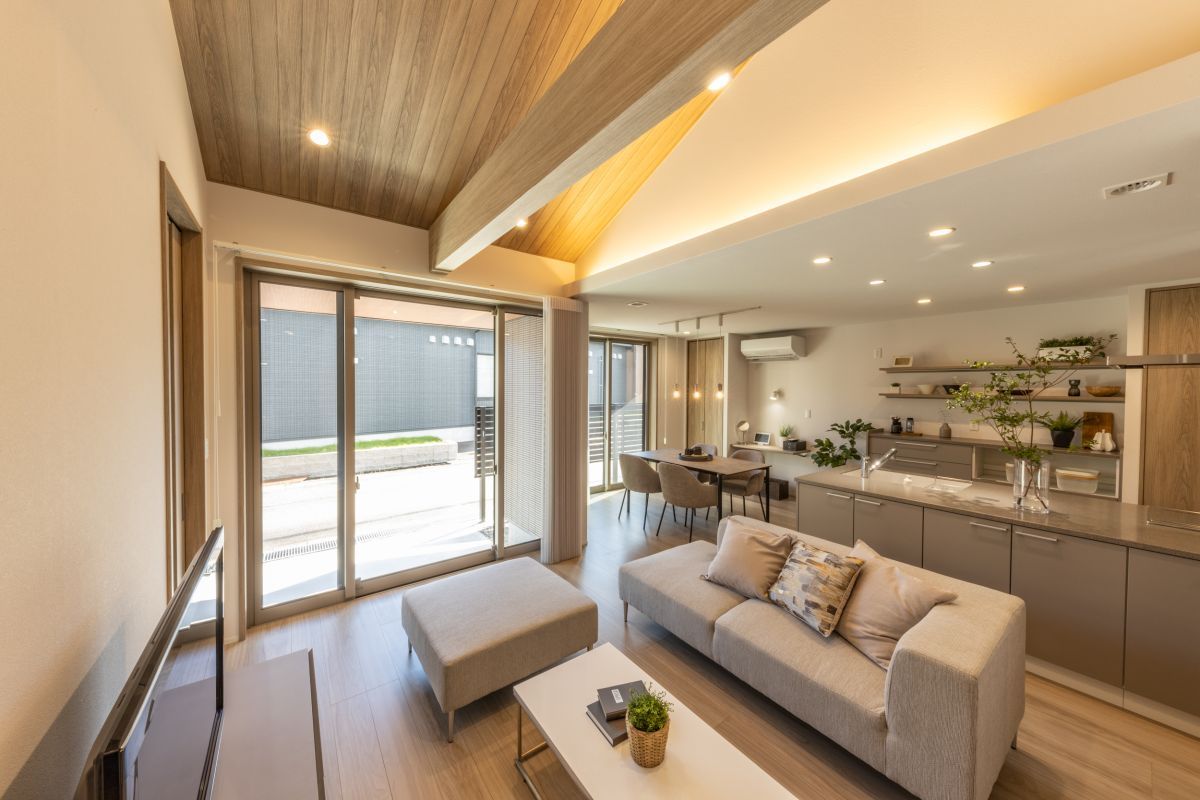 2e1ff033 e6e7 44d4 9a0b 34b4004840fe