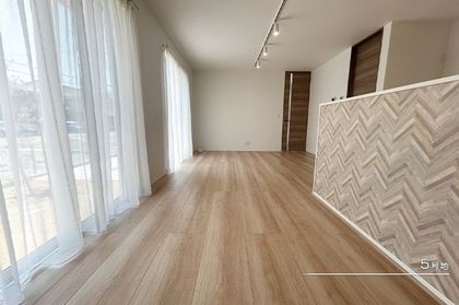 M 5a614fb5 d72a 41c5 b0a8 f541e409a5bc