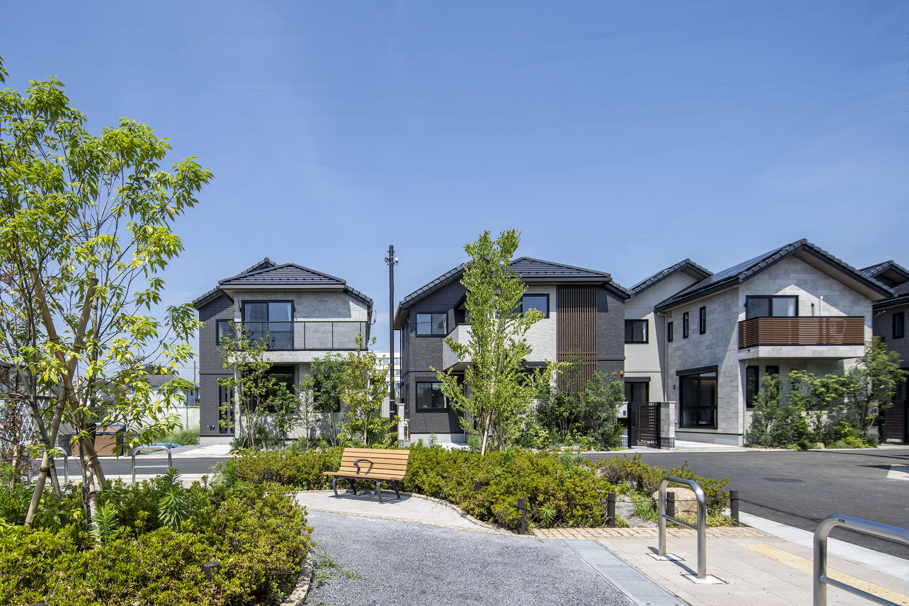 0093718b 8c68 48ad 9129 b93b233fe0bb