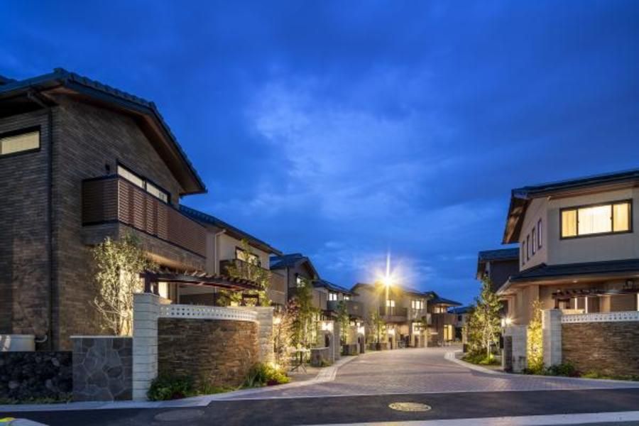 WELL BIND CITY 獨協大学前